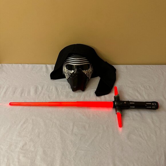 Star Wars Kylo Ren Voice Changing Mask and Lightsaber / Both Work - Picture 1 of 14